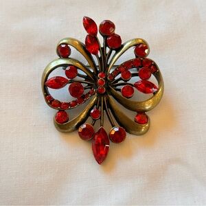 Vintage Large Gold Tone And Red Rhinestone Brooch Beautiful Shines 22g